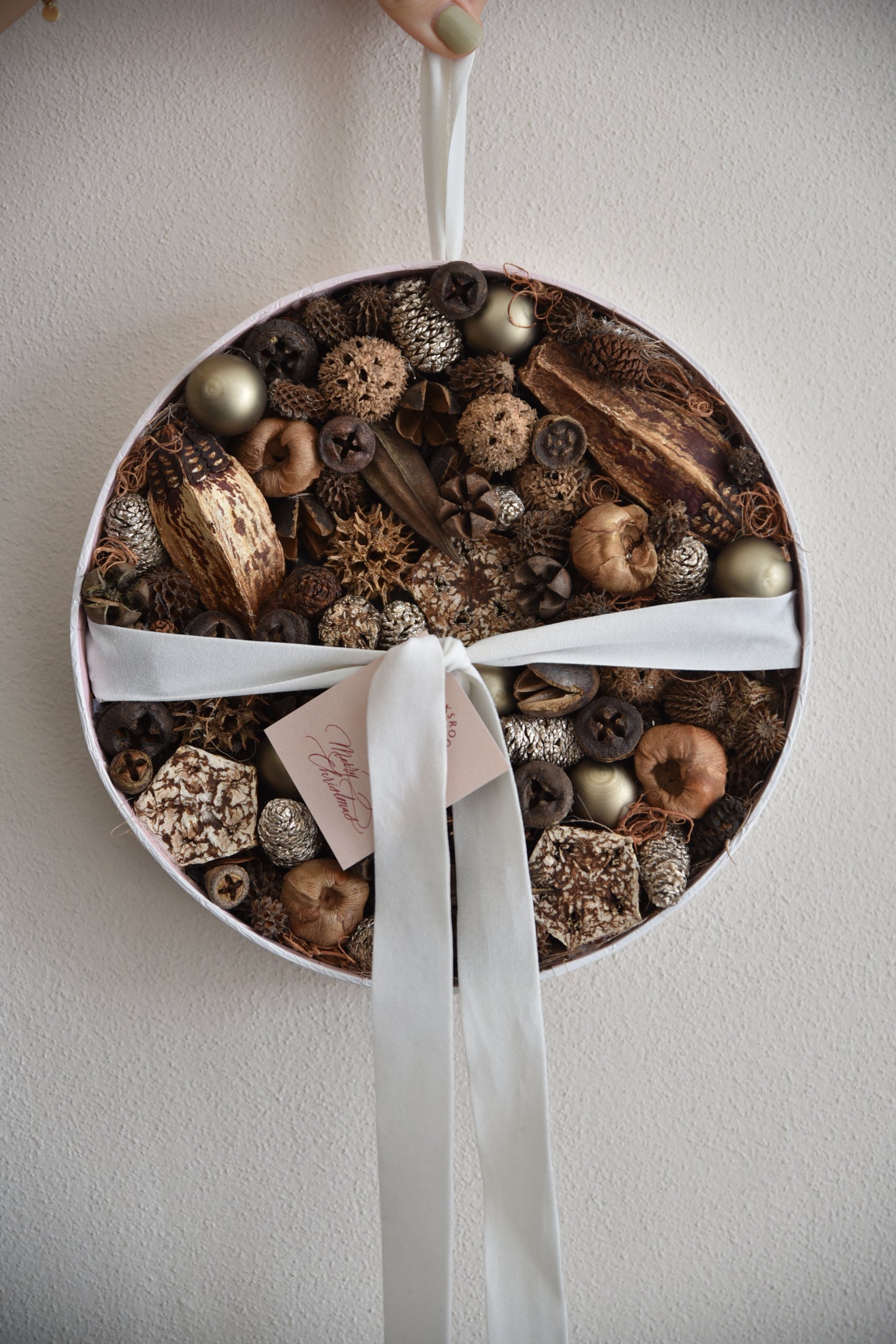 Pine cones decor
